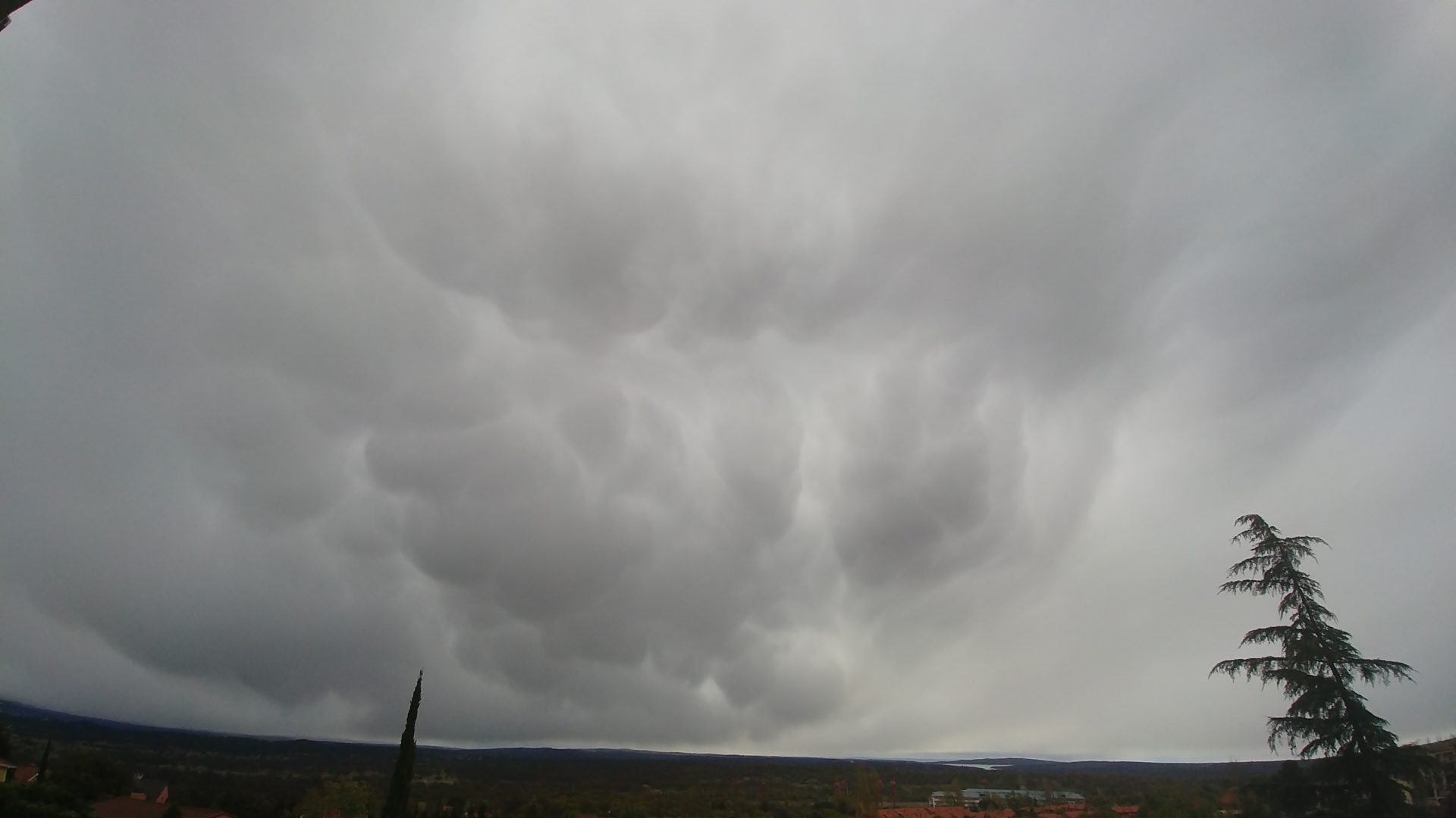 Gran cambio de tiempo. Extensas e intensas lluvias y vientos muy notorios. post thumbnail